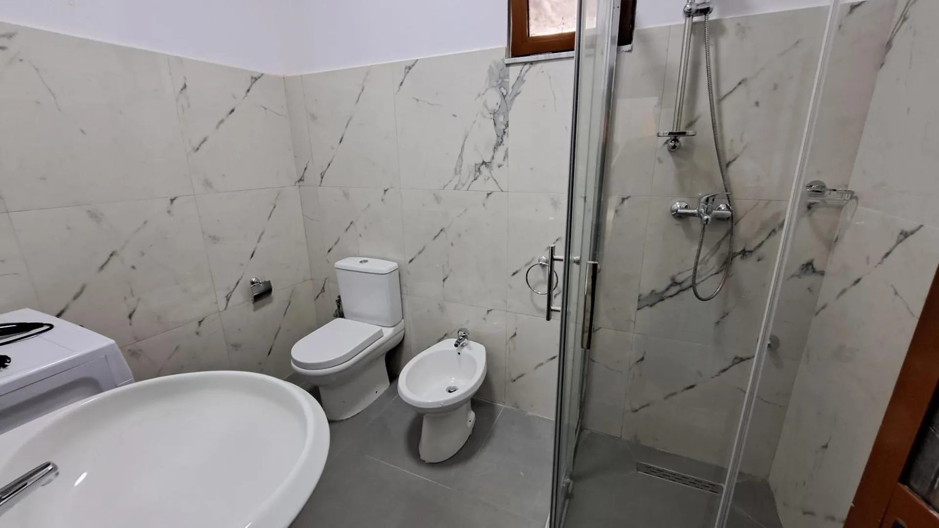 Adi'S House Villa Tirana Albania