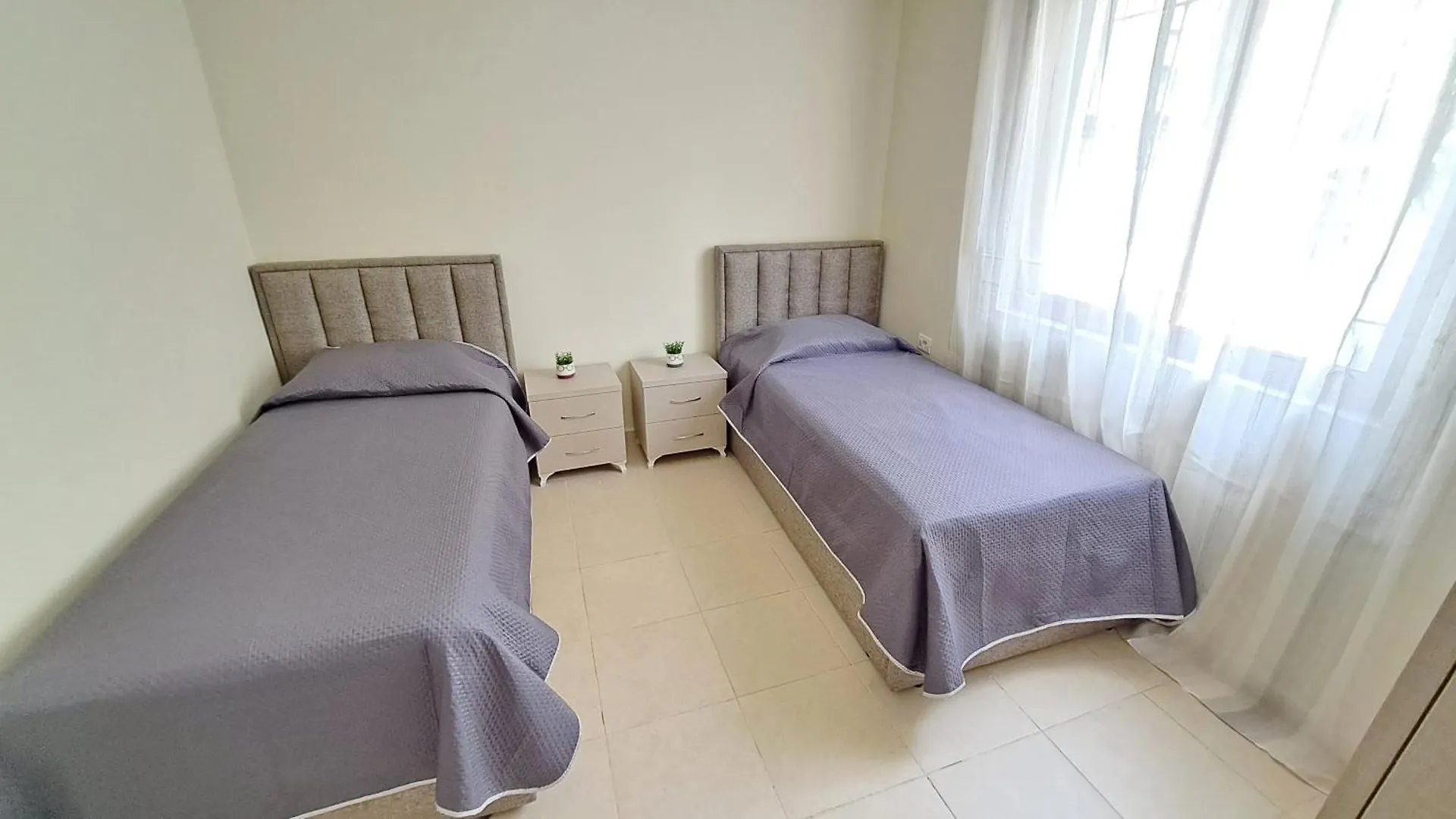 Semesterbostad Adi'S House Villa Tirana Albanien