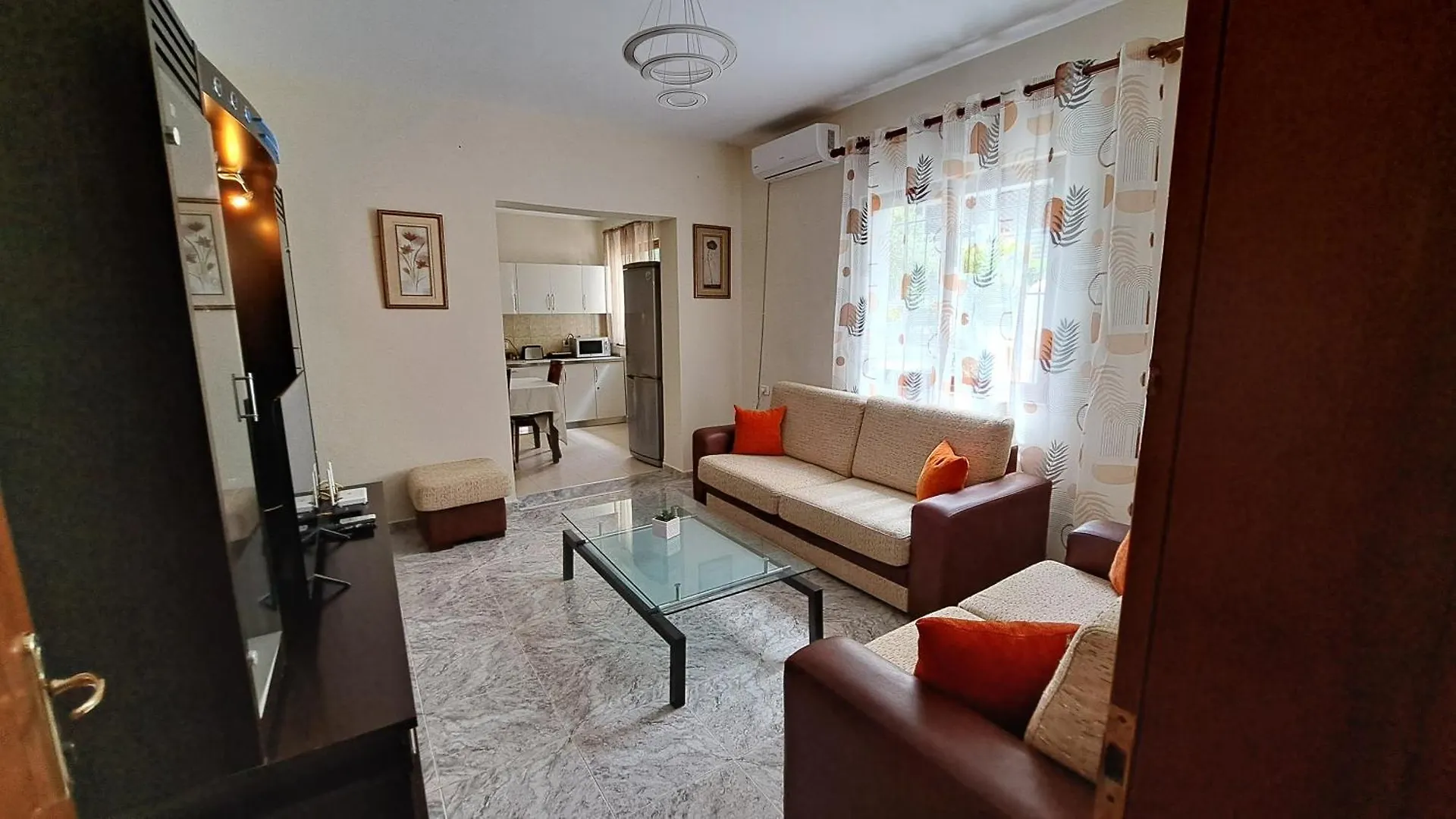 Adi'S House Villa Tirana 0*,